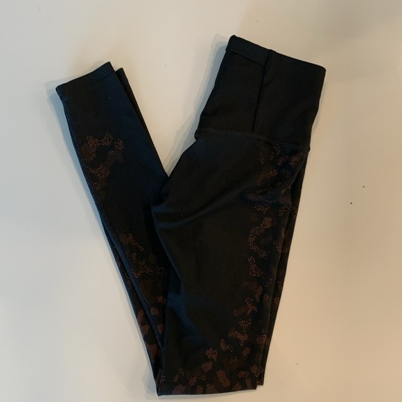 Lululemon Mapped out High Rise tight 28โ-black with orange/res camo-size 4 - Picture 14 of 16